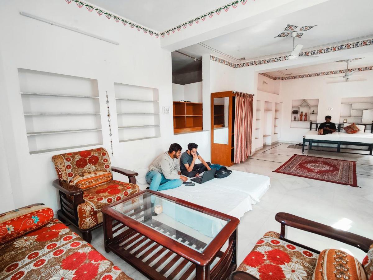 Musafir Hostel Udaipur Buitenkant foto