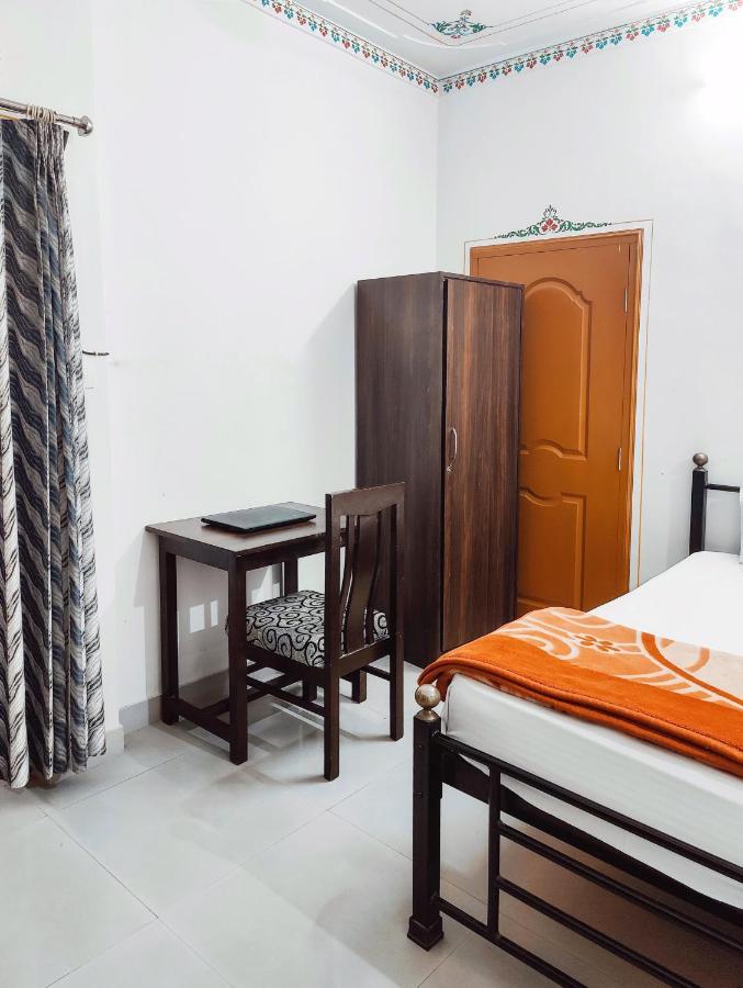 Musafir Hostel Udaipur Buitenkant foto